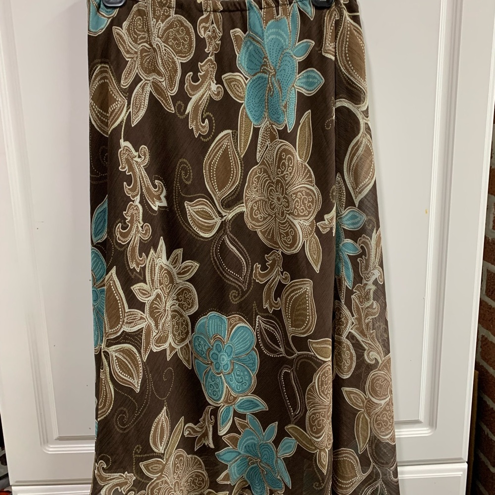Women’s brown and sea foam floral skirt